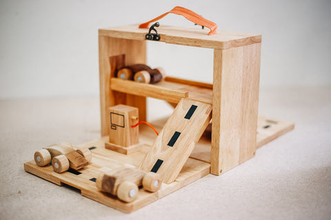 Portable Wood Car Park Set