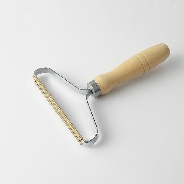 Wood Lint and Fuzz Remover